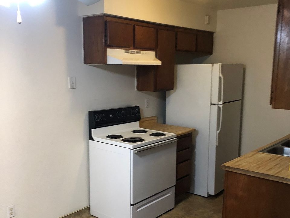 2nd image of 1190 S Winery Ave