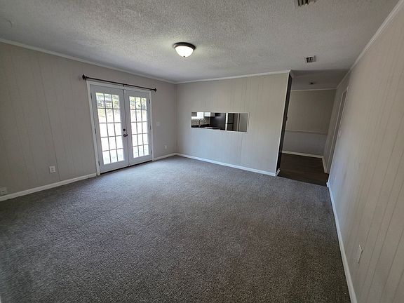 3rd image of 204 Antler Dr