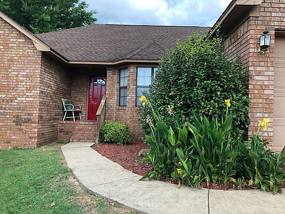 3rd image of 107 Heather Ln