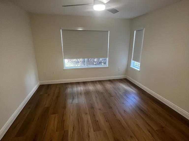 940 Village Trl #1-105 — Photo 2