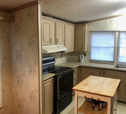 4th image of 164 Lawrence Ln