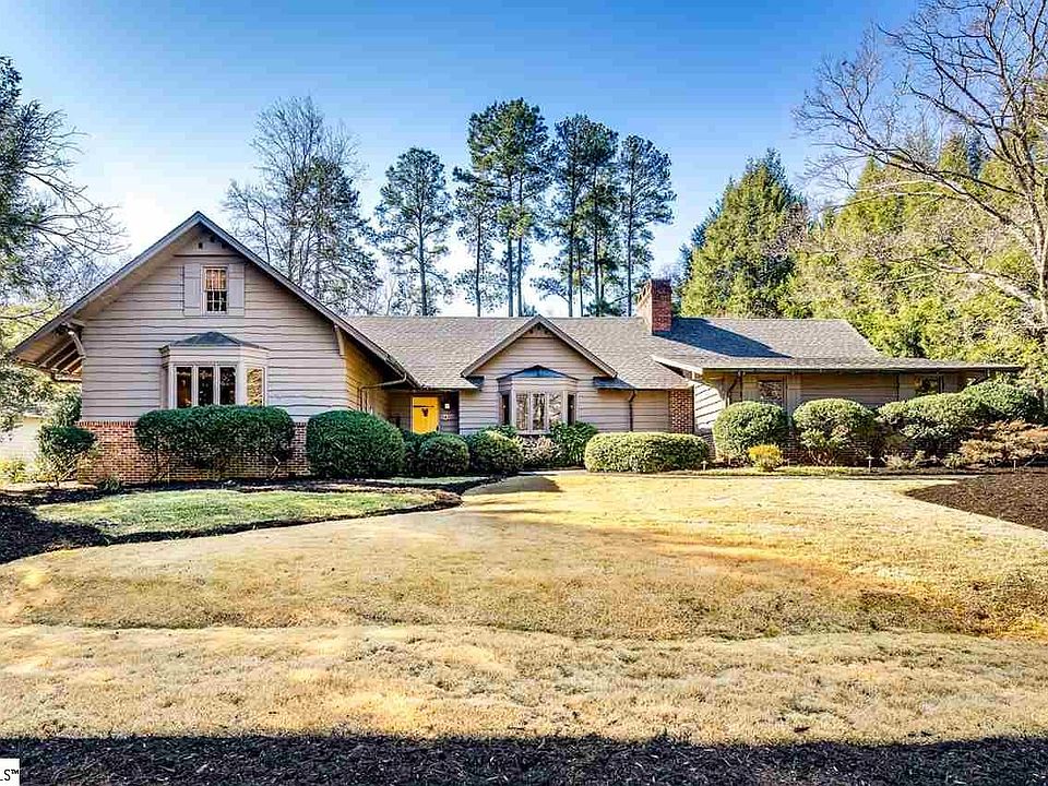 1st image of 21 W Seven Oaks Dr