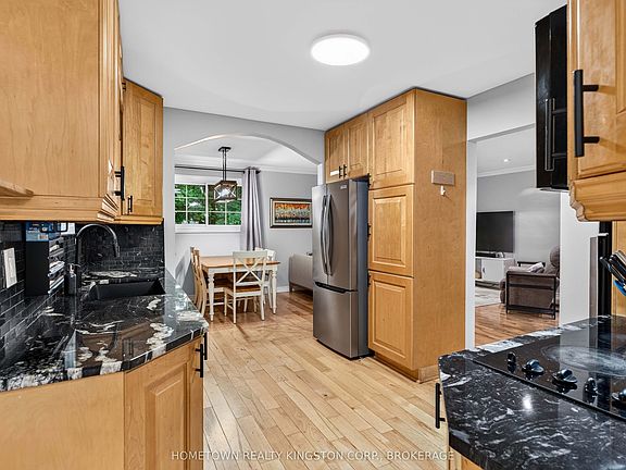 3rd image of 60 Guthrie Dr