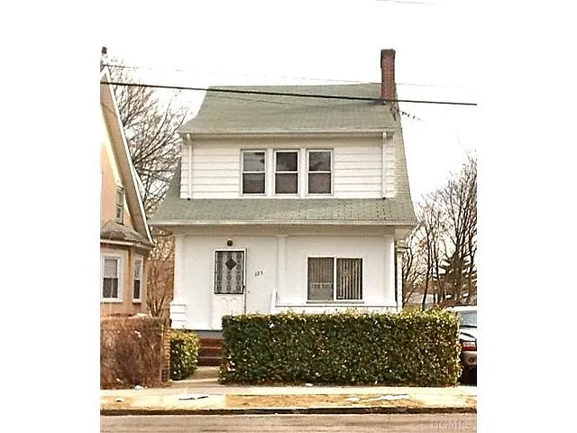 325 Union Ave photo 1