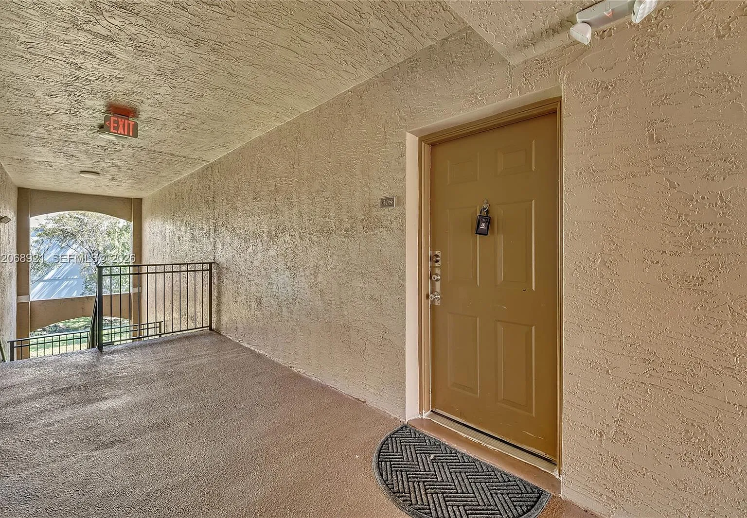 Marquesa Condo — Photo 2