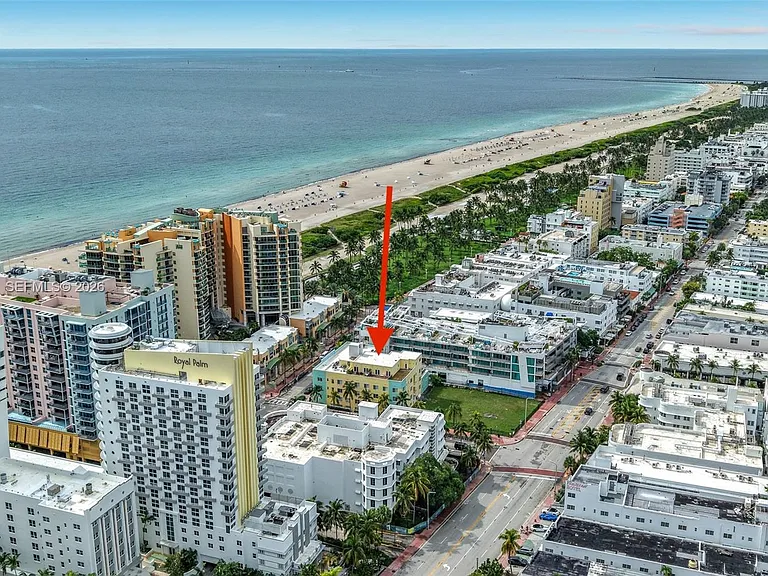 1460 Ocean Dr #404 — Photo 33