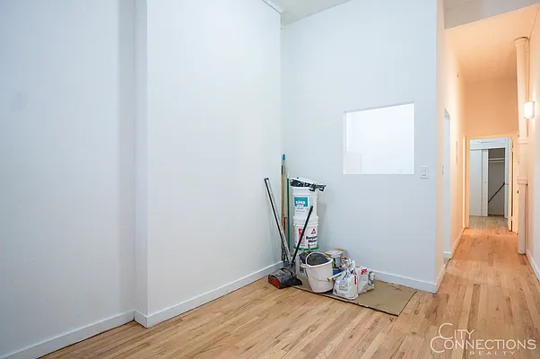 Rented by City Connections Realty | media 2