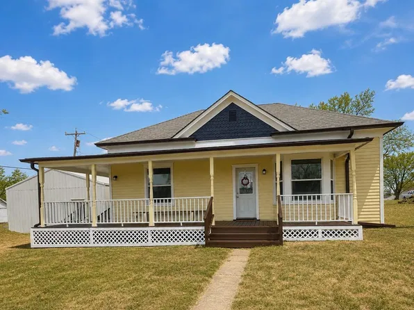 604 N 3rd St, Lincoln, KS 67455