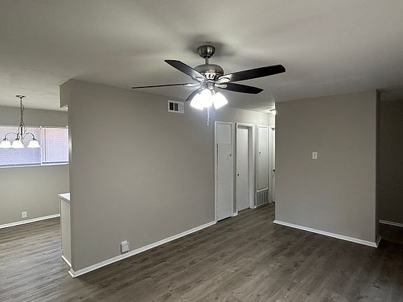 3rd image of 209 W Newburg Ave