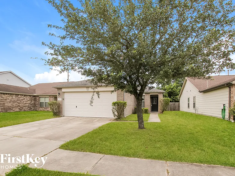 3043 Legends York Dr — Photo 2