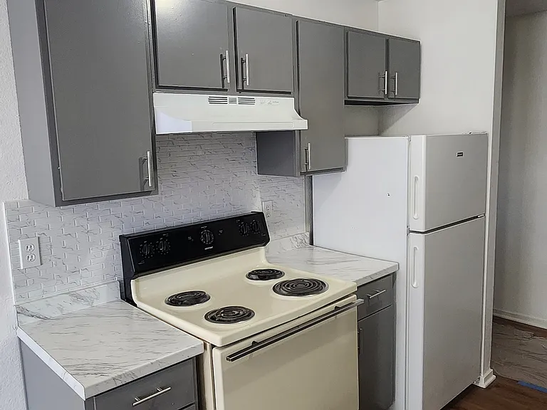 2773 Sidewinder Ln #B — Photo 3