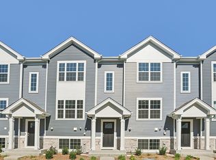 1383 Oakfield Ln, Pingree Grove, IL 60140