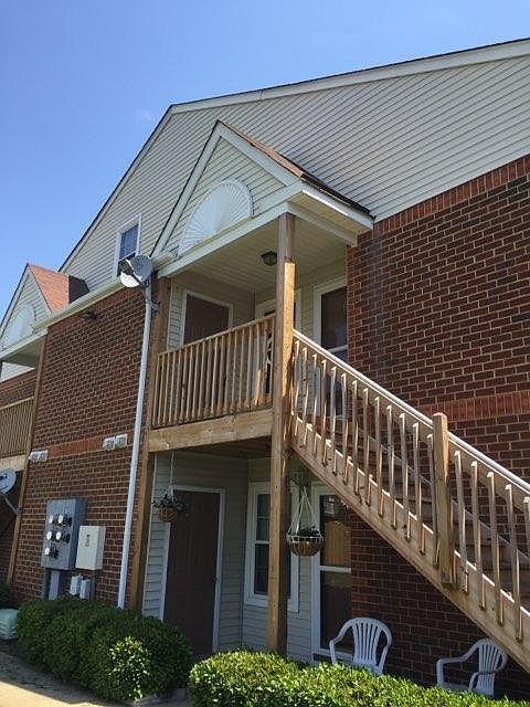 1st image of 213 Quarter Trl APT D