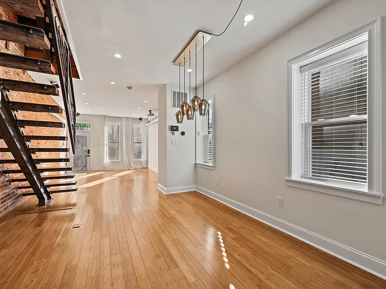 412 E Lanvale St — Photo 20