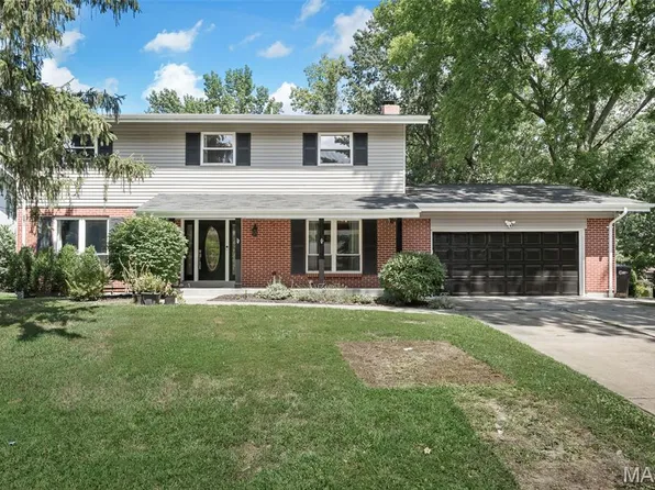 56 Normandy Dr, Lake Saint Louis, MO 63367