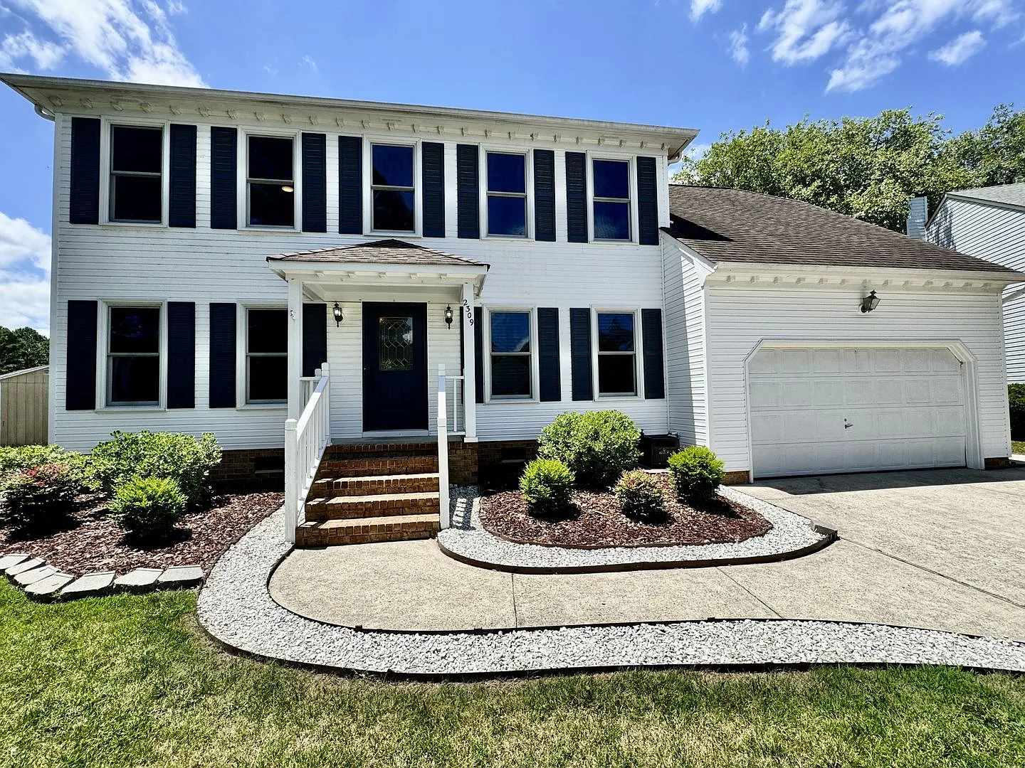 Ready 10-08-26!! Fantastic 4-Bedroom Home in Southgate! 2-Car Attached Garage - Neighborhood Park... — Photo 3