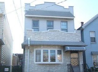 5372 72nd Pl, Maspeth, NY 11378