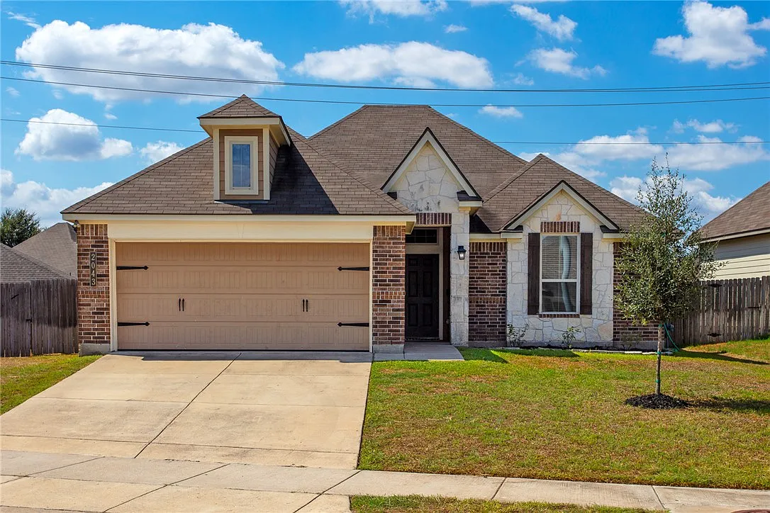 4 bed, 1624 sqft, $2,250 — Photo 2