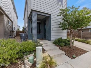 1107R Crownview Ln, Dallas, TX 75208