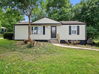 8905 E 55th St, Raytown, MO, 64133