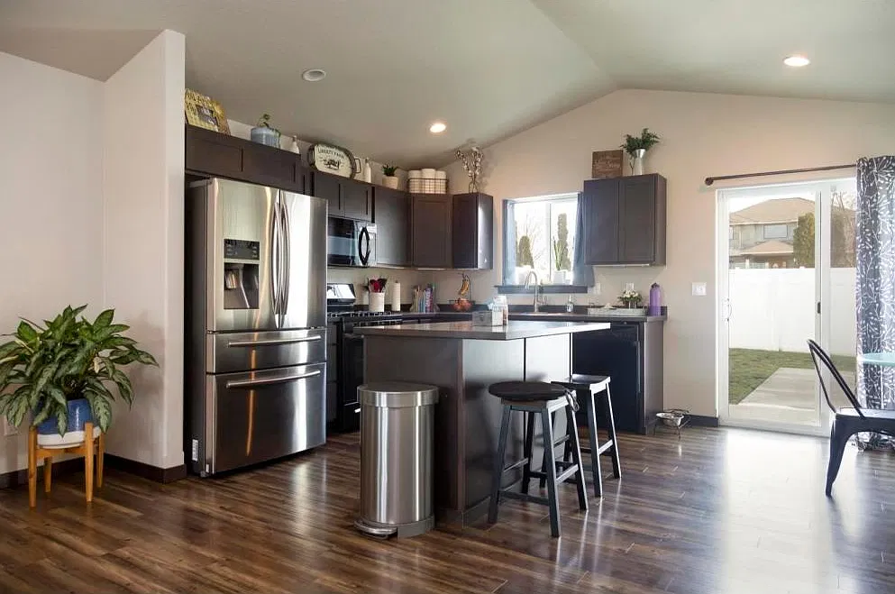 3 bed, 1296 sqft, $2,195 — Photo 4