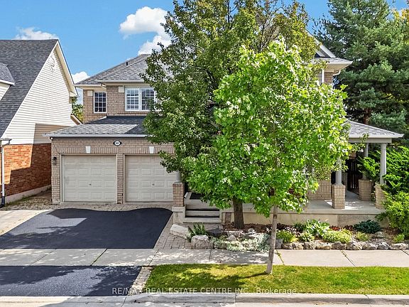 2nd image of 1667 Dempsey Cres