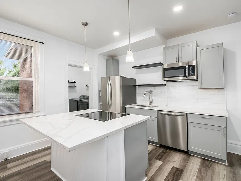 1421 Gault St — Photo 29