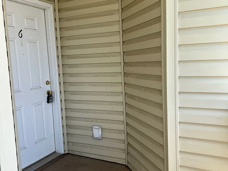 111 Portsmith Dr #6 — Photo 3