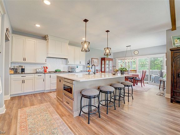 4th image of 2720 Torrey Pine Dr
