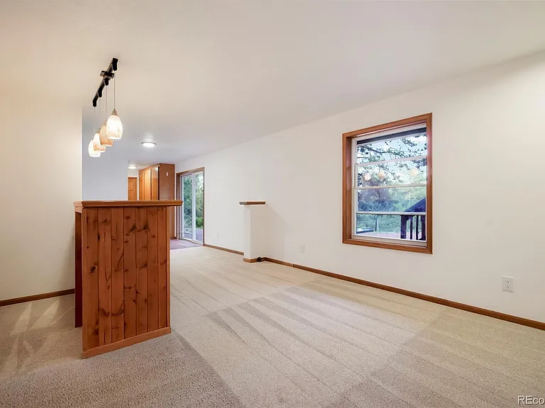 687 Crescent Lake Rd — Photo 38