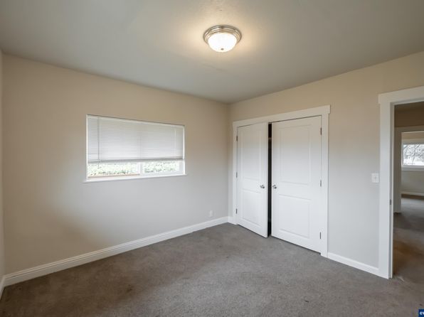 salem-oregon-448719398 picture