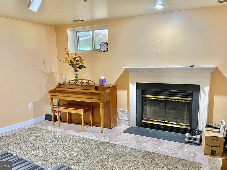 55 Taverngreen Ct — Photo 24