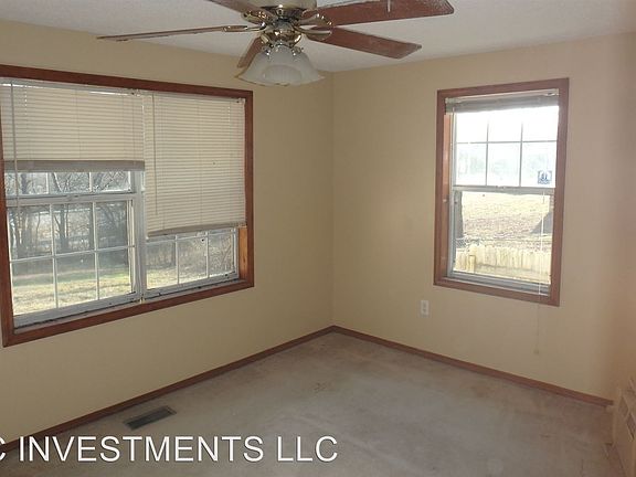 2nd image of 1018 Stateline Dr
