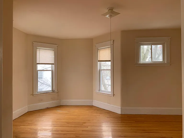 8 Shawmut St #2 — Photo 6