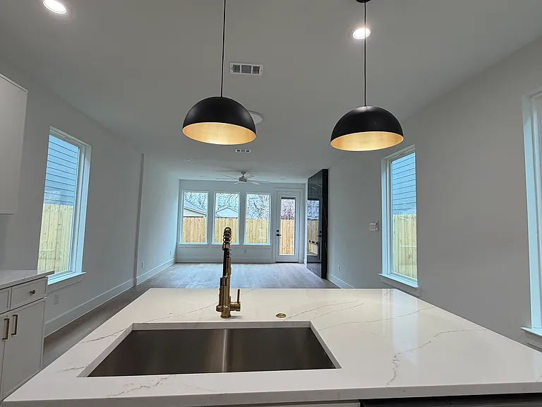 2521 Bethurum Ave — Photo 10