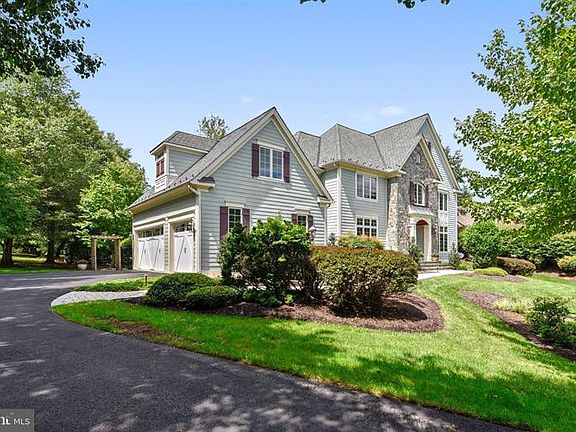 3rd image of 3096 Windsong Dr