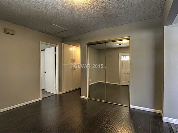 5th image of 1604 Yellow Rose St