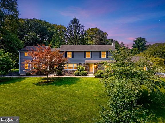 3rd image of 8408 Elliston Dr