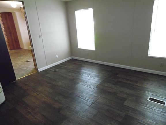 5th image of 214 Lake Dr #214