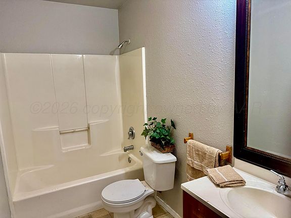 5th image of 2821 Oak Dr