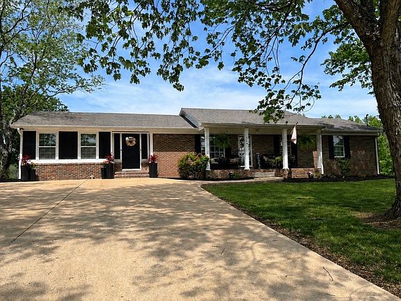 2nd image of 510 Donna Cir