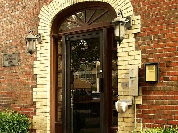 3rd image of 1580 Penn St APT 206