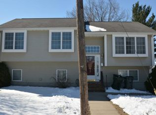 204 Wardlaw Ave, Providence, RI 02908