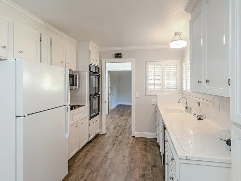 1483 Koch Ln — Photo 2