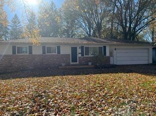 737 Liberty St, Algonac, MI