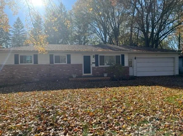 737 Liberty St, Algonac, MI 48001