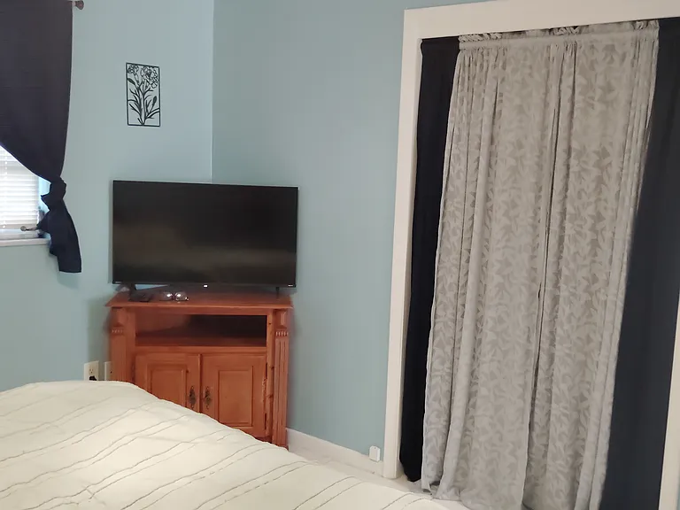 1751 Kenilworth Dr — Photo 2