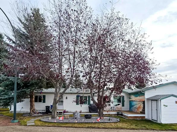 2323 Danielle Dr, Red Deer, AB T4R 2Z8