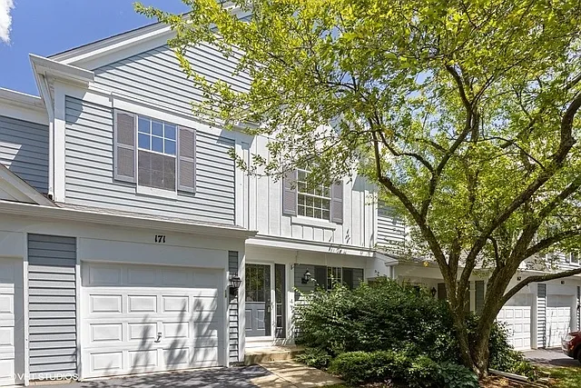 171 Half Moon Cir photo 1