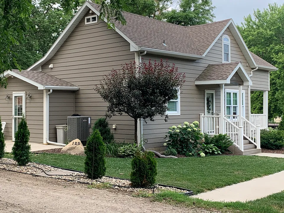 125 W Yankton St